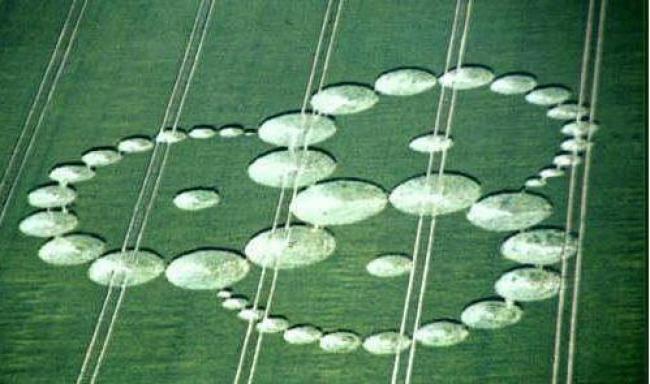 cosecha/https://commons.wikimedia.org/wiki/File:CropCircleSwirl.jpg